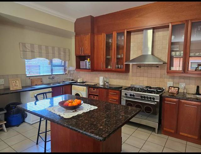 2 BEDROOM TOWNHOUSE FOR SALE IN RETIRE AT MIDSTREAM